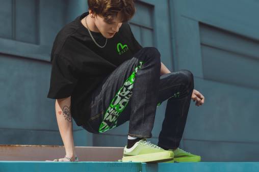 Razer Vaqueros carrot-fit con bordado y estampado daicock de evisu #2017 HP4J192 vestir un color